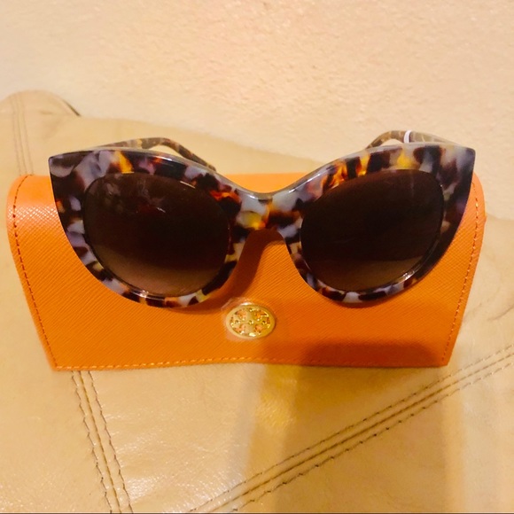 TORY BURCH SUNGLASSES. - Picture 2 of 7